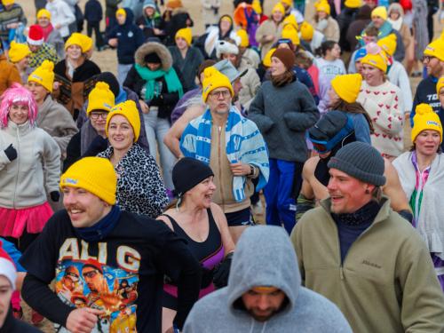 20260103 - Oostende - West-Vlaanderen: Sfeerbeeld - Nieuwjaarsduik - Kw© Foto Kurt bvba0475 / 75 39 89051 / 72 67 39info@fotokurt.bewww.fotokurt.be