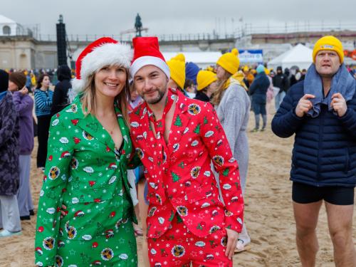 20260103 - Oostende - West-Vlaanderen: Sfeerbeeld - Nieuwjaarsduik - Kw© Foto Kurt bvba0475 / 75 39 89051 / 72 67 39info@fotokurt.bewww.fotokurt.be