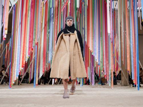 Balaclava's op de catwalk - Loewe Menswear Fall/Winter 2022-2023
