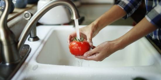 biologische groenten en fruit wassen