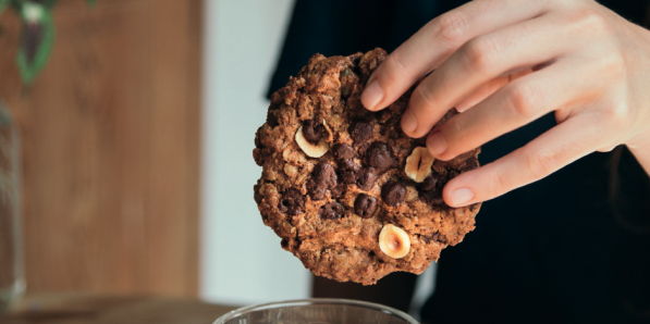 Light & vegan: la recette du cookie paléo aux pépites de chocolat de Martine Fallon