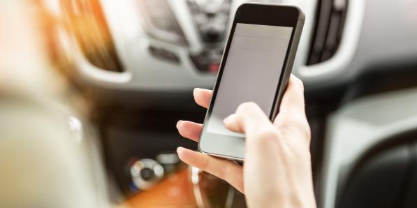 Téléphone au volant - Getty