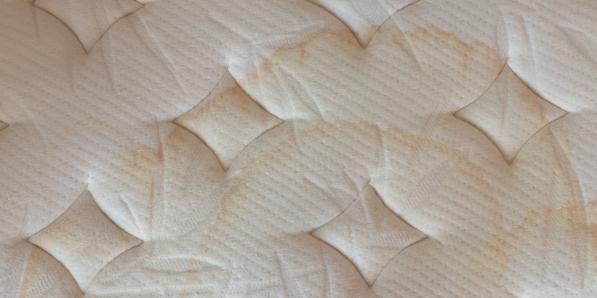 Tache sur matelas - Getty