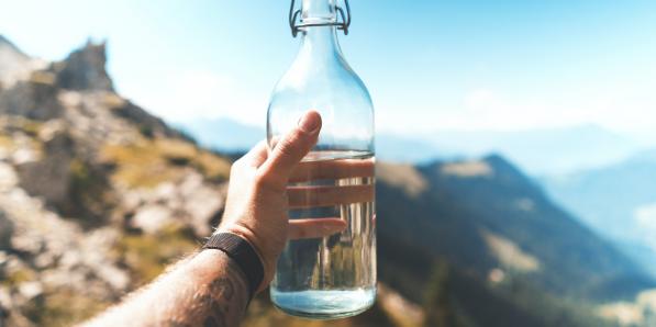 Boire de l'eau - Unsplash ©Marvin Meyer