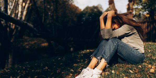 alt_Sad girl autumn - Getty