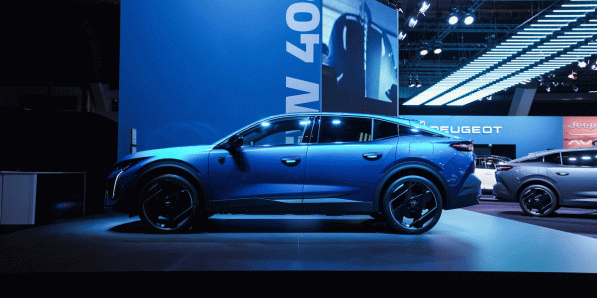 Stellantis had met de Peugeot 408 een tweede finalist voor de verkiezing Auto van het Jaar 2023