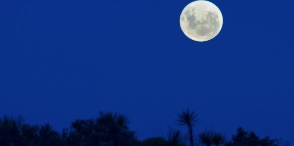 alt_super Lune