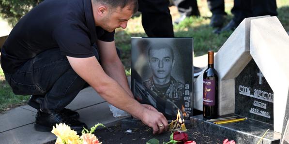 cérémonie commémorative a eu lieu mardi au cimetière de Moukhatgverdi à Tbilissi