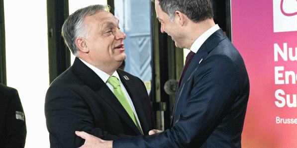 Viktor Orbán en Alexander De Croo in maart