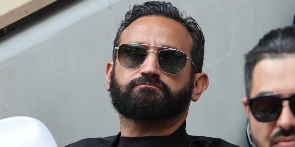 Cyril Hanouna silence