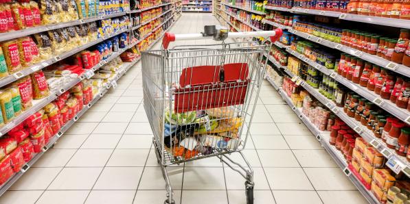 Caddie dans un supermarché