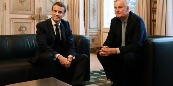 Emmanuel Macron en Michel Barnier