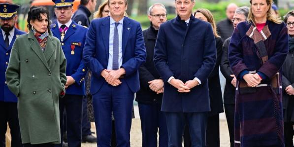 La ministre des Affaires étrangères Hadja Lahbib, le ministre de la Justice Paul Van Tigchelt, le Premier ministre Alexander De Croo la ministre de l'Intérieur Annelies Verlinden.