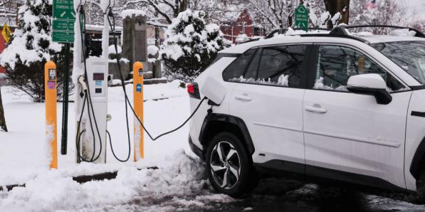 voiture électrique neige