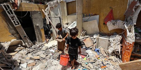 Gaza kinderen puin