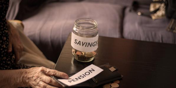 femme pension argent épargne