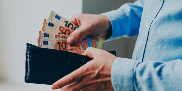 Netto loon geld portefeuille