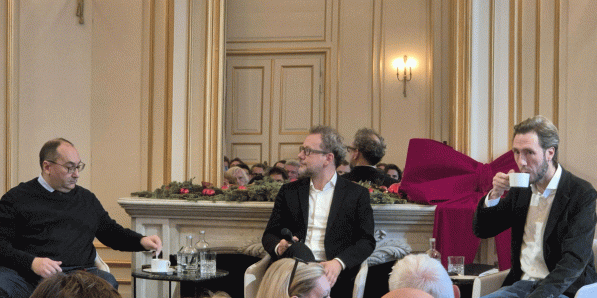 Ahmed Laaouej (PS), politiek wetenschapper Dave Sinardet (VUB) en Frédéric De Gucht (Open VLD)