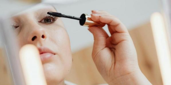 mascara