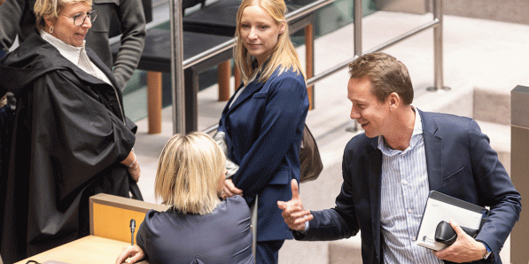 Naast Zuhal Demir (N-VA) kwamen ook de Vlaamse ministers Caroline Gennez (Vooruit, links) en Jo Brouns (CD&V, rechts) in opspraak.
