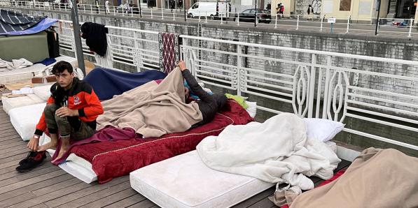 Asielzoekers op straat in Brussel.