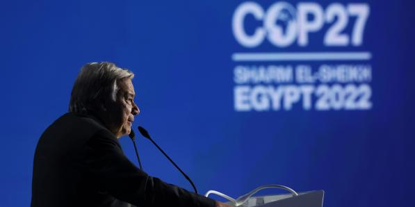 VN-baas Antonio Guterres spreekt de klimaattop toe.