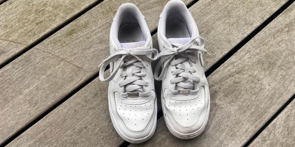 witte sneakers schoonmaken