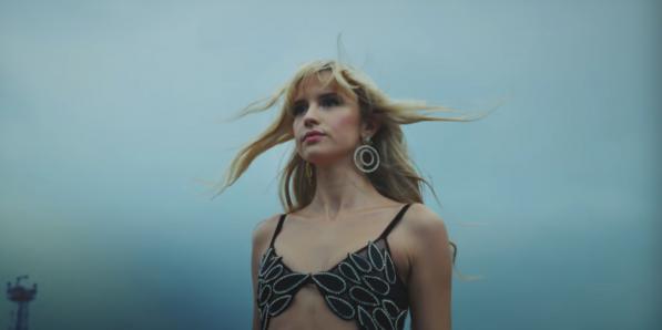 Angèle tour nonante-cinq