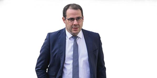 David Clarinval restaure la période d'essai sous couvert d'une semaine de préavis.