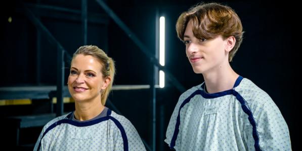 karen damen en zoon sky