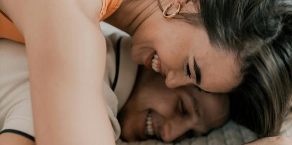 trio met een andere vrouw