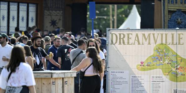 De festivalgangers die intussen al aankwamen, weten nog niet wat ze vrijdag mogen verwachten.