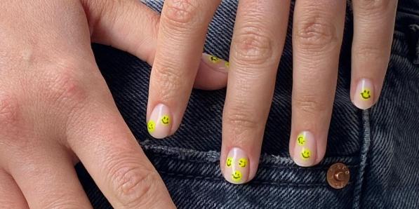 smiley nailart