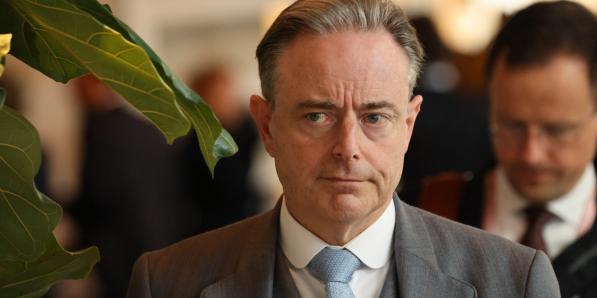 bart de wever paquet suspect