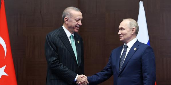 Recep Tayyip Erdogan en Vladimir Poetin in Astana, Kazachstan.