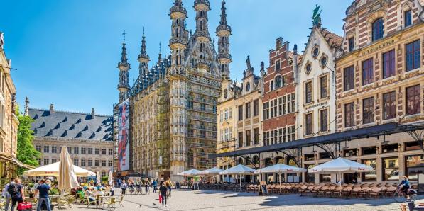 In Leuven betaalt u 572.708 euro voor een referentiewoning (170 m2, drie slaapkamers, EPC-score van 375). In Tienen kost ze nog maar 367.452 euro.