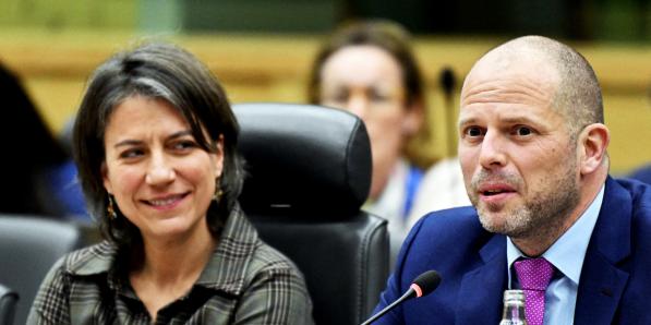 ‘Binnenkort wordt Kafka het belangrijkste Belgische exportproduct. Misschien maakt het deel uit van een Vlaamse verrottingsstrategie en wilde Theo Francken (N-VA) daarom de ministerspost van Buitenlandse Handel.'