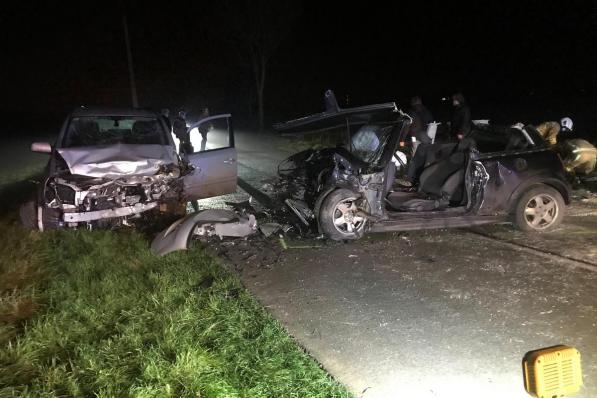 Een van de bestuurders moest door de brandweer bevrijd worden.© DBI