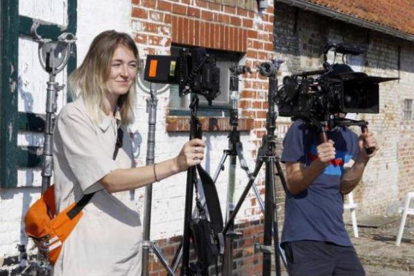 Laura Van Haecke keerde voor de opnames van haar kortfilm even terug naar haar West-Vlaams roots.©Kw Webredactie2 foto Coghe