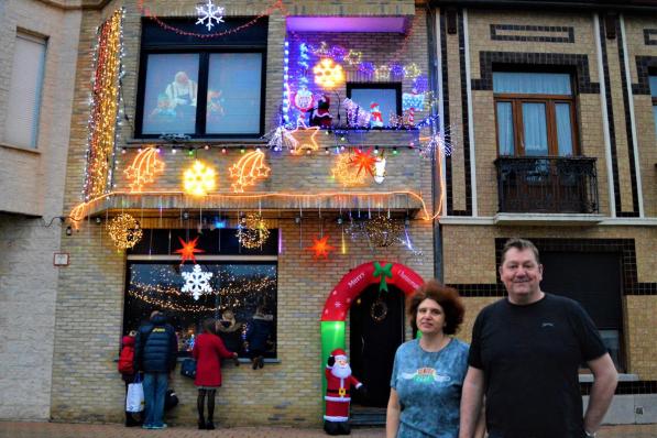 Het kerstdorpje van Marleen en Henri geeft velen een blij gevoel.© WK