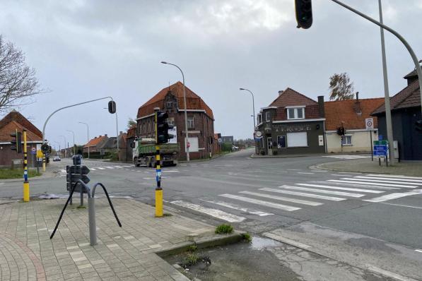 De Oude Vichtestraat die haaks op het kruispunt Belgiek uitkomt, wordt na de herinrichting afgesloten.© DRD