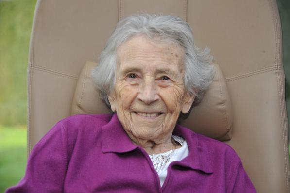 Maria Allee, oma van Thomas Buffel, wordt vandaag 15 januari 100 jaar. (foto GST)