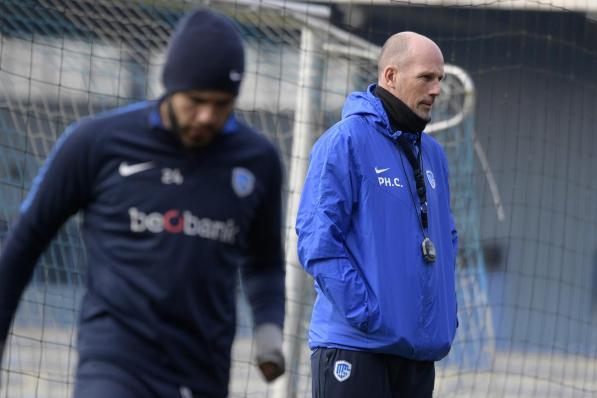 Genk's Alejandro Pozuelo and Genk's head coach Philippe Clement pictured during a training session of Belgian soccer team KRC Genk, Wednesday 20 February 2019 in Genk, ahead of the match against Czech republic club Slavia Prague, in the return leg of the 1/16 finals (group of 32) of the Europa League competition. BELGA PHOTO YORICK JANSENS© BELGA
