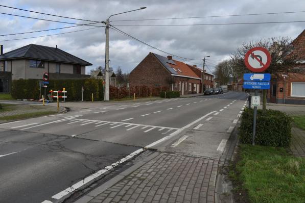 Het kruispunt van de Brugseweg met de Waterstraat en de Oude Bosweg. (Foto TOGH)