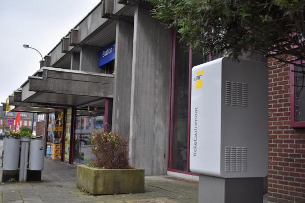 Treinreizigers zullen in het Tieltse station op de ticketautomaat aangewezen zijn om een vervoersbewijs te kopen.© TVW