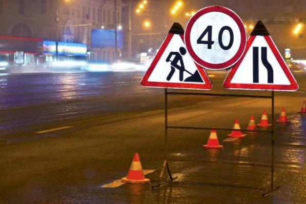 Verkeershinder tot eind april aan het kruispunt R32 en Beverensestraat.© JM