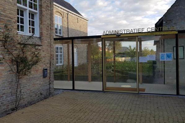 Het administratief centrum, dat op de Markt is gevestigd, was een tijdlang telefonisch niet bereikbaar.© (Foto KVCL)