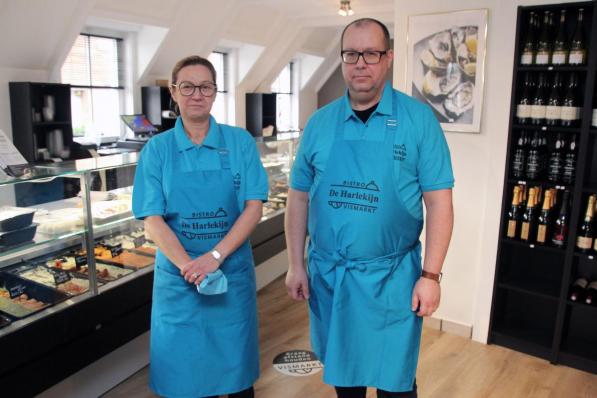 Sylvia Demeyer en Xavier Callewier opendenVismarkt De Harlekijn. (foto GJZ)©Geert Vanhessche