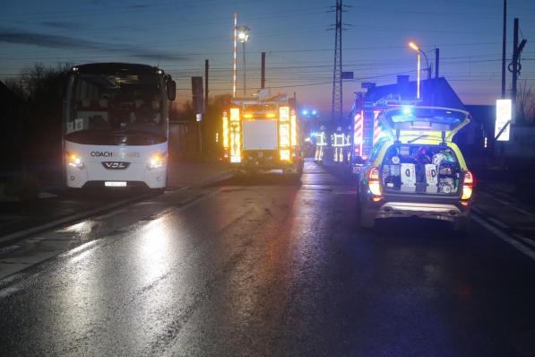 Ter hoogte van de Industrielaan in Heule gebeurde aan de overweg een persoonsaanrijding door de trein.© Nicolas Duboccage