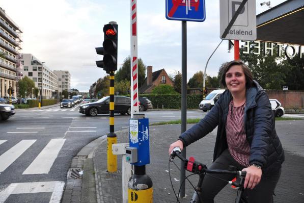 In oktober pleitte Margot Desmet voor de invoering van het principe. Straks mag je hier als fietser vanuit de Holstraat rechtsaf de Zuiderlaan oprijden, ook bij rood licht.© Pieterjan Neirynck